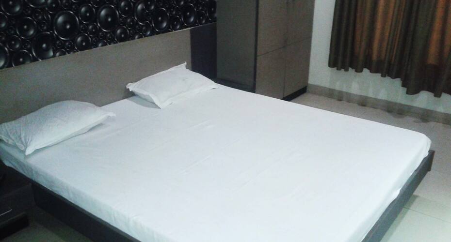 Tirupati Palace Hotel, Indore 5